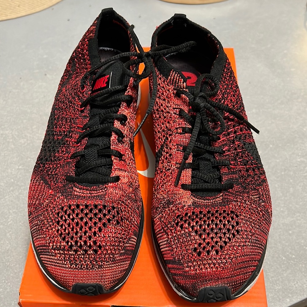 🔴ON SALE🔴 Nike Flyknit Racer